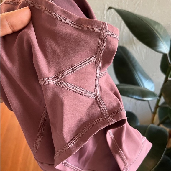 Lululemon In-Movement Shorts - Picture 4 of 4